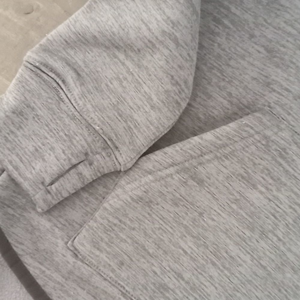 Excursion pullover size 10-12 medium colored charcoal - Picture 3 of 5